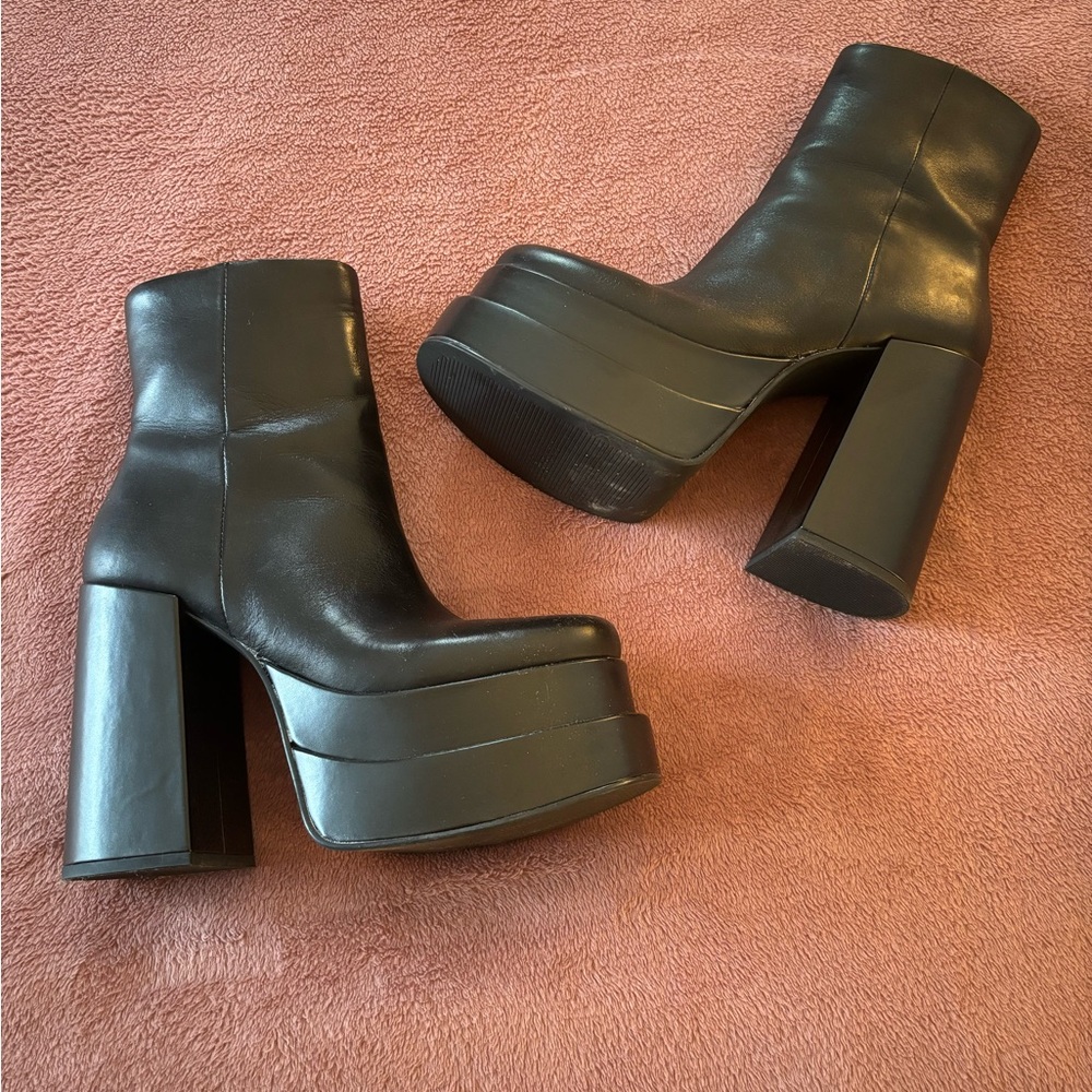 Steve Madden Cobra Boots leather